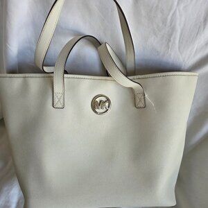 Michael Kors Jet Set Travel tote- LIKE NEW